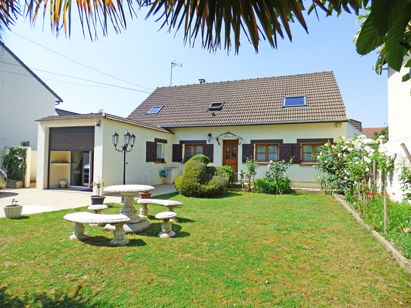 Maison NEUILLY SUR MARNE (93330) 7 pièces 180.00 m²