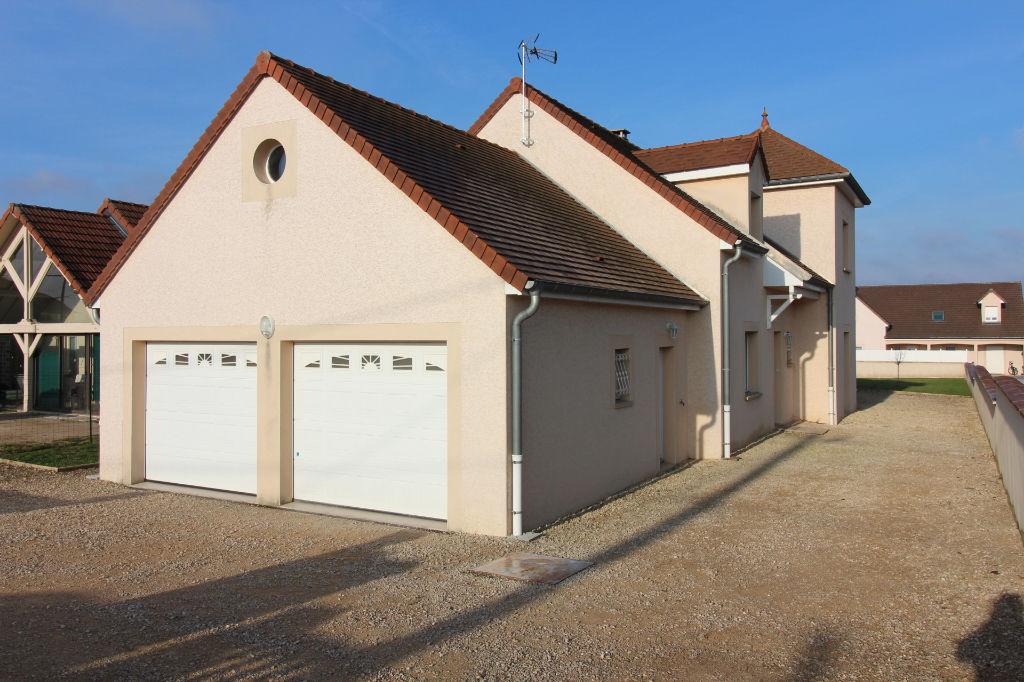 Maison LUX (71100) 8 pi&egrave;ces 215.00 m&sup2;