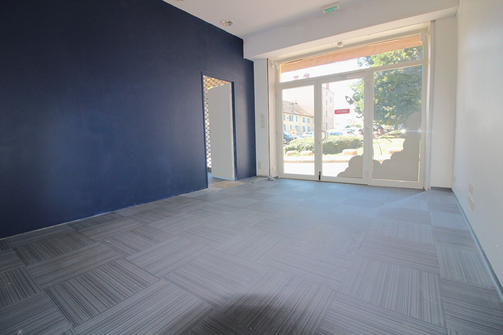 Local commercial CHALON SUR SAONE (71100) 82.00 m&sup2;