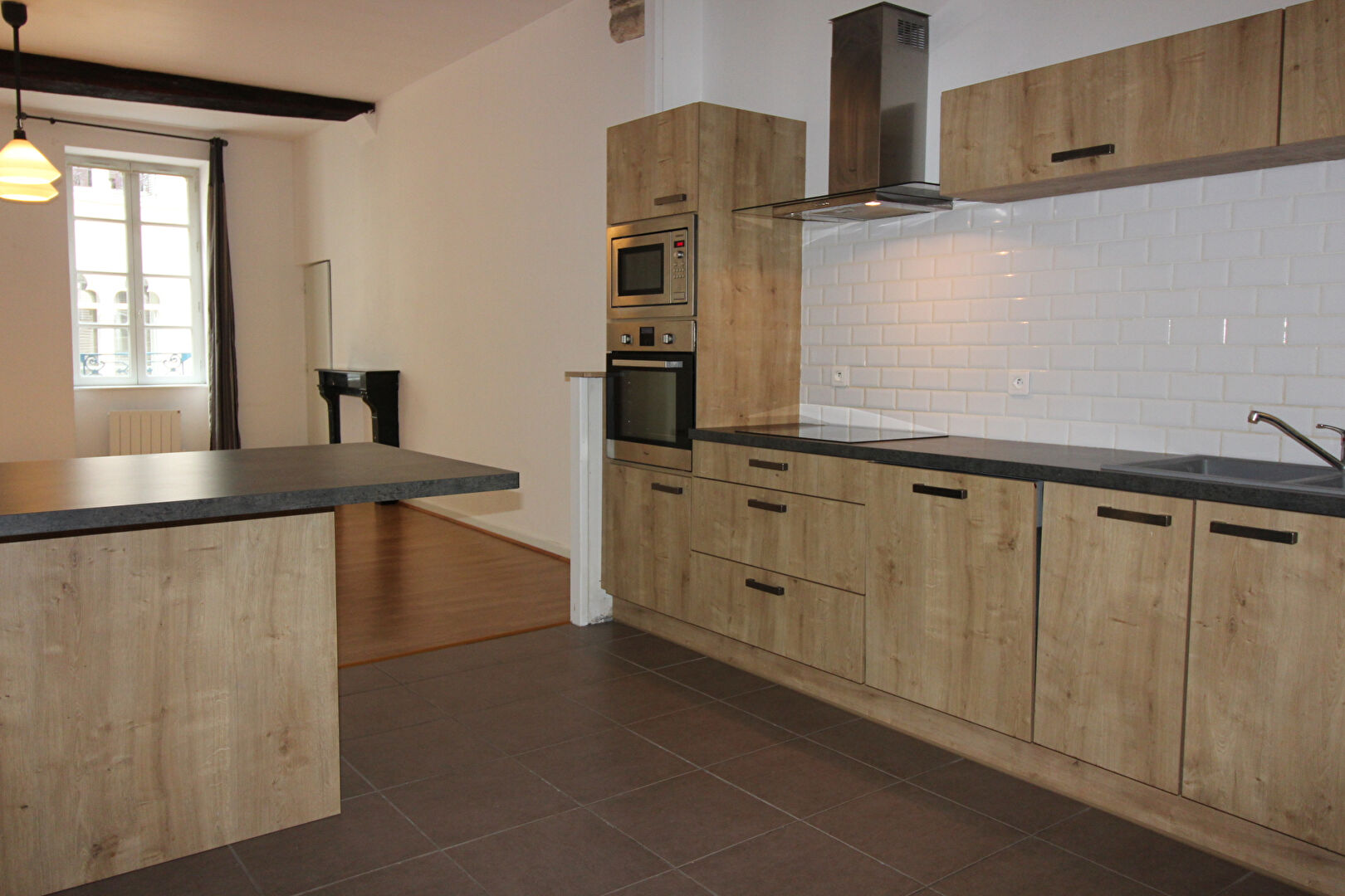 Appartement CHALON SUR SAONE (71100) 2 pi&egrave;ces 71.00 m&sup2;
