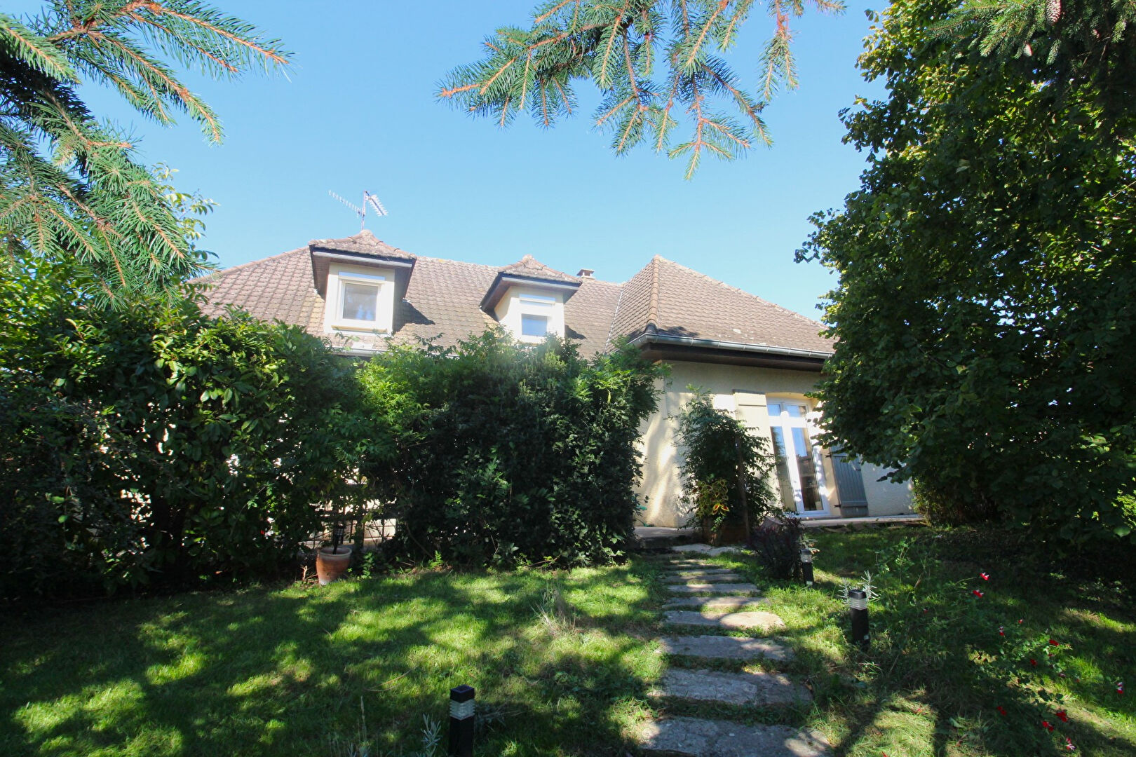 Maison FRAGNES LA LOYERE (71530) 7 pièces 155.00 m²