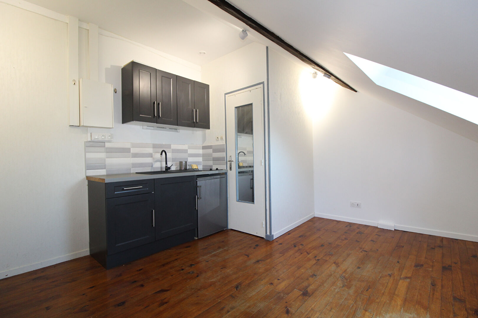 Appartement DIJON (21000) 1 pièce 10.22 m²