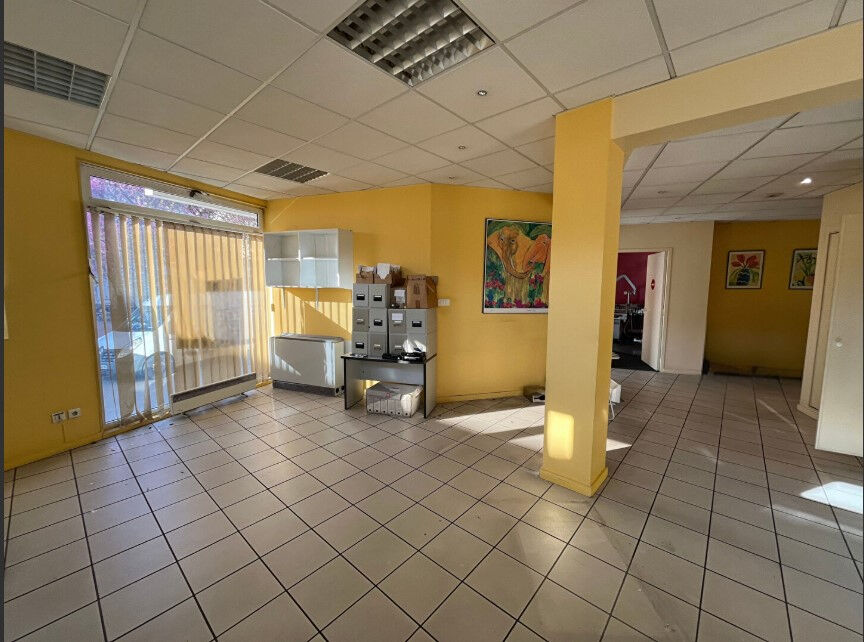 Local commercial CHALON SUR SAONE (71100) 122.74 m&sup2;