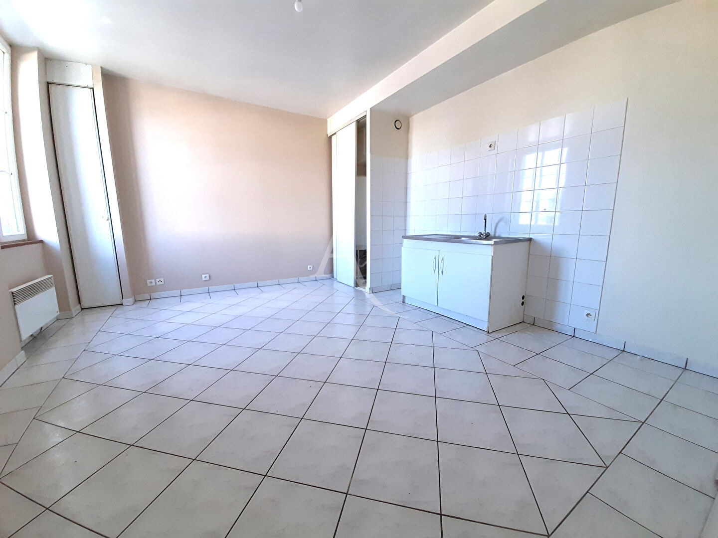 Appartement SAINTE GENEVIEVE DES BOIS (91700) 2 pi&egrave;ces 30.00 m&sup2;