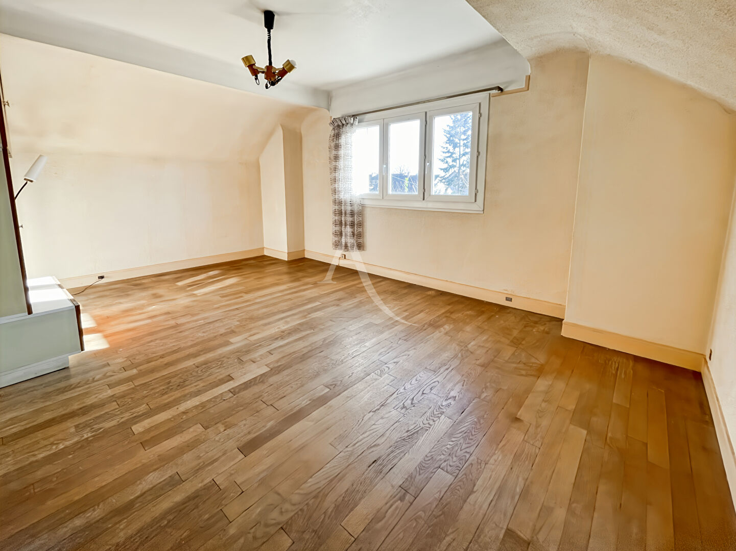 Maison SAINTE GENEVIEVE DES BOIS (91700) 6 pi&egrave;ces 113.00 m&sup2;
