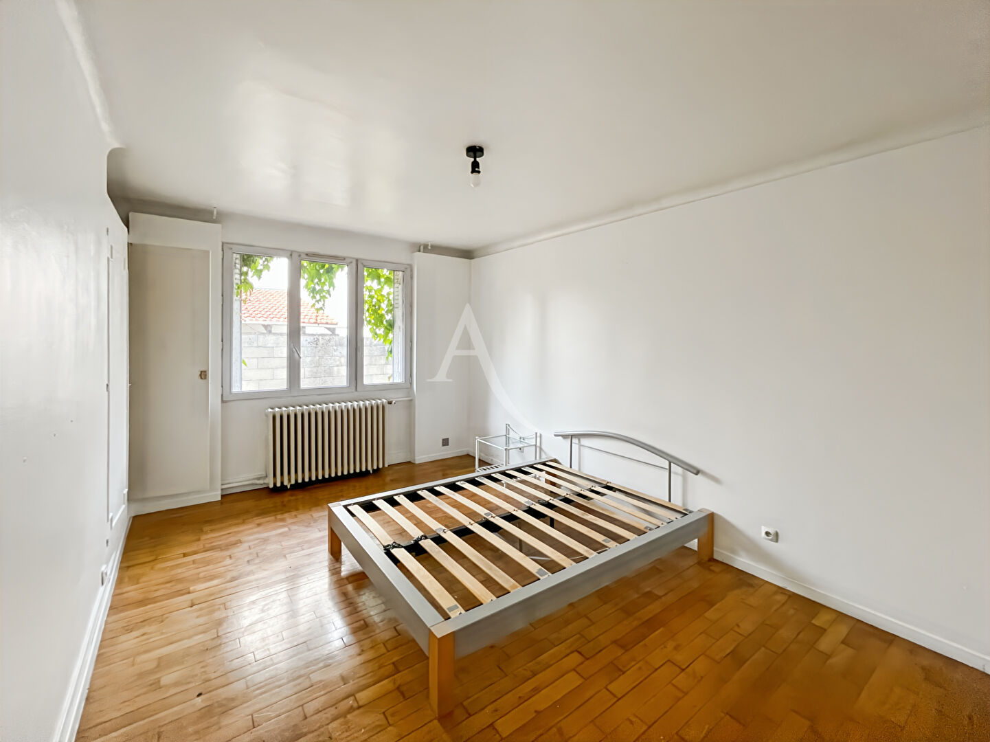 Maison SAINTE GENEVIEVE DES BOIS (91700) 2 pièces 61.64 m²