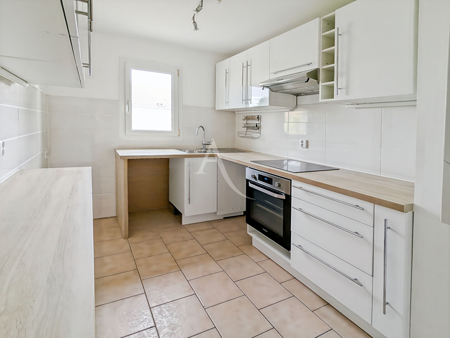 Appartement SAINTE GENEVIEVE DES BOIS (91700) 5 pièces 75.95 m²