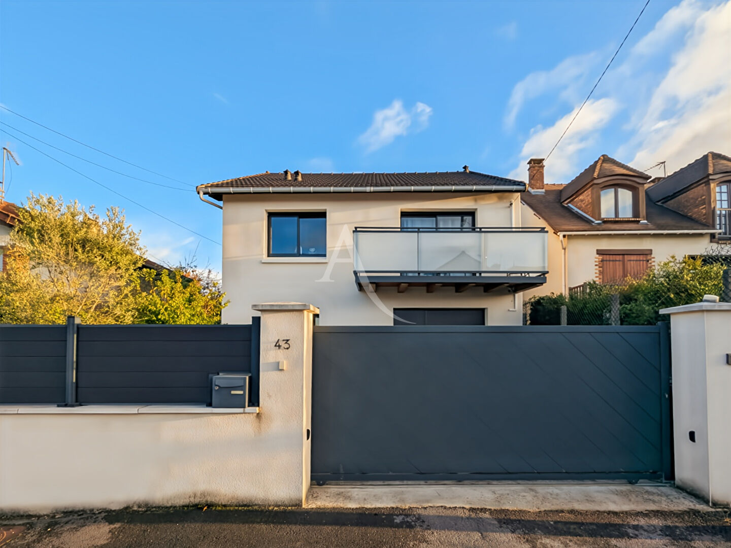 Maison SAINTE GENEVIEVE DES BOIS (91700) 5 pièces 98.00 m²
