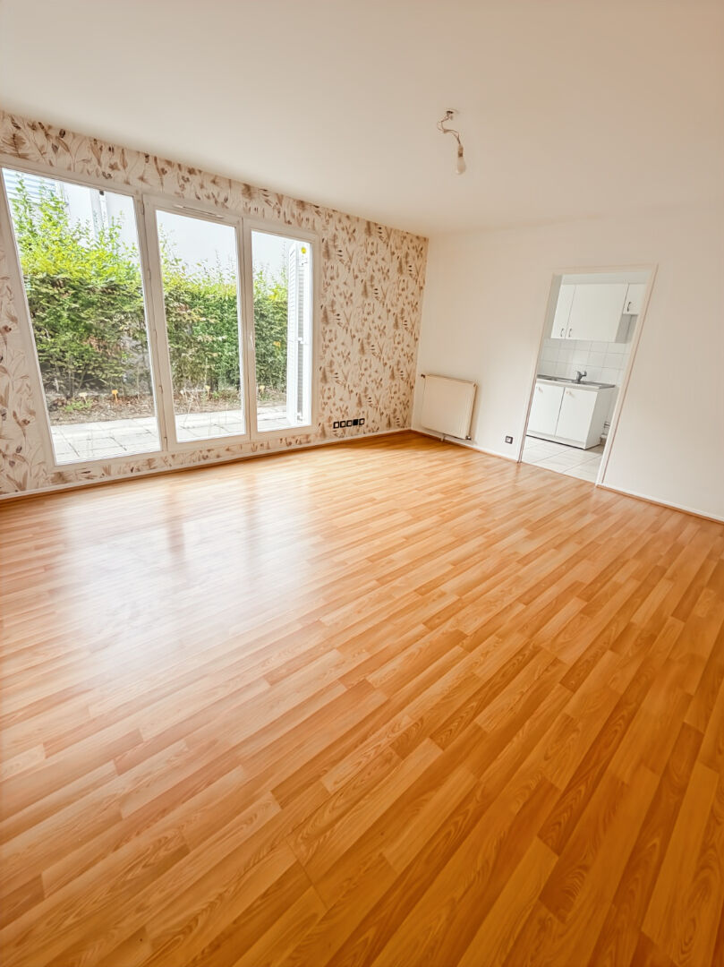 Appartement SAINTE GENEVIEVE DES BOIS (91700) 2 pi&egrave;ces 44.00 m&sup2;