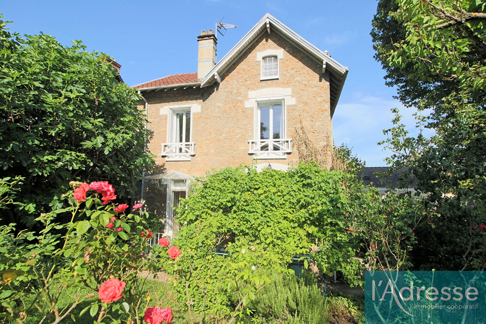 Morsang-sur-Orge (91) 369 000 € Maison 6 pièces , 4 chambres 96.60 m² Avec jardin, garage/box Voir le bien