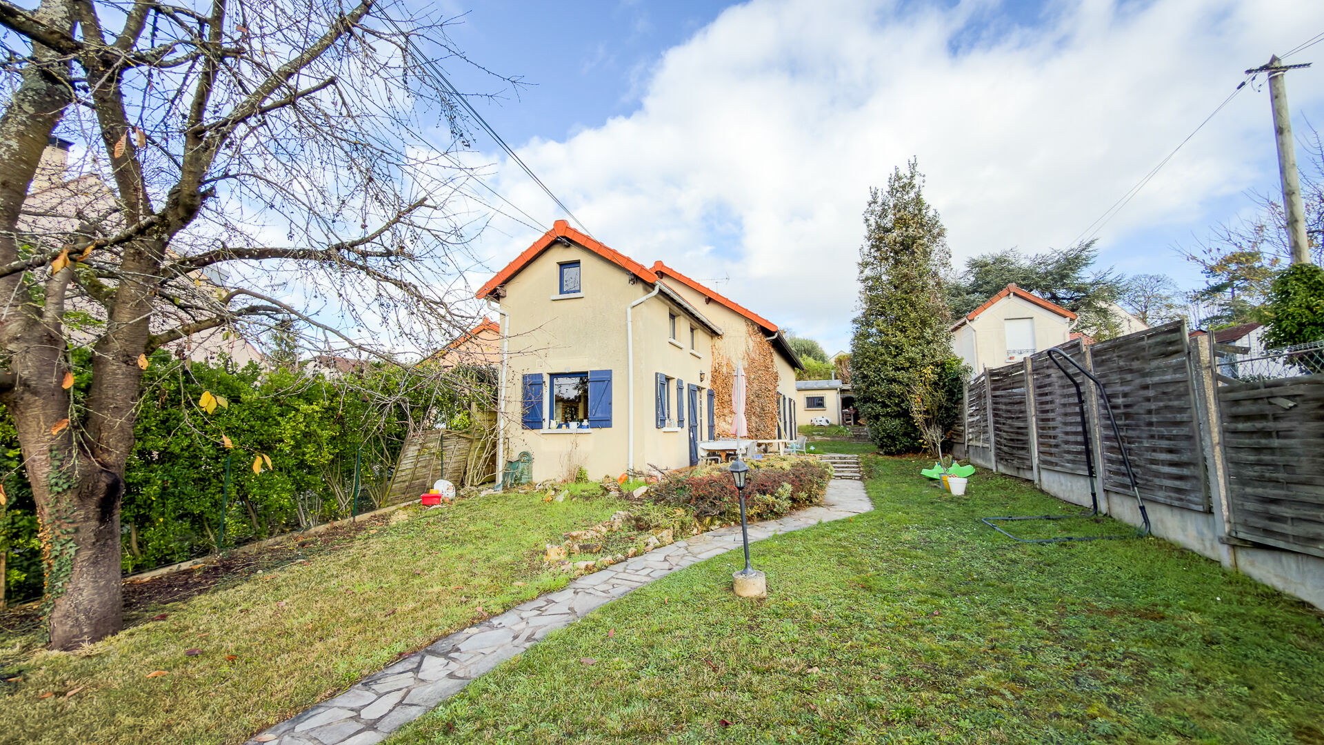 Maison CROSNE (91560) 8 pi&egrave;ces 159.00 m&sup2;