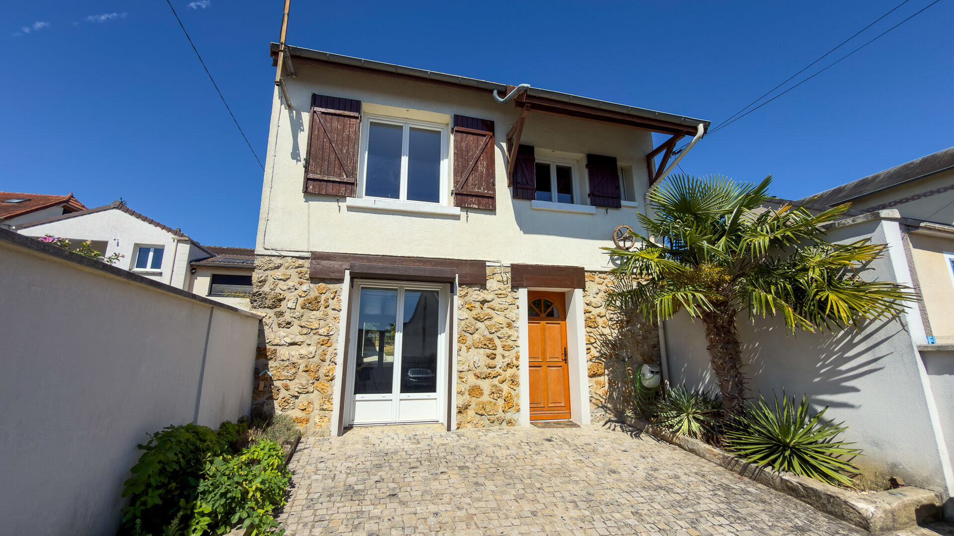 à 7 km de Soisy-sur-Seine Exclusif 335 000 € Maison 5 pièces , 3 chambres 87.22 m² Avec jardin, terrasse Voir le bien