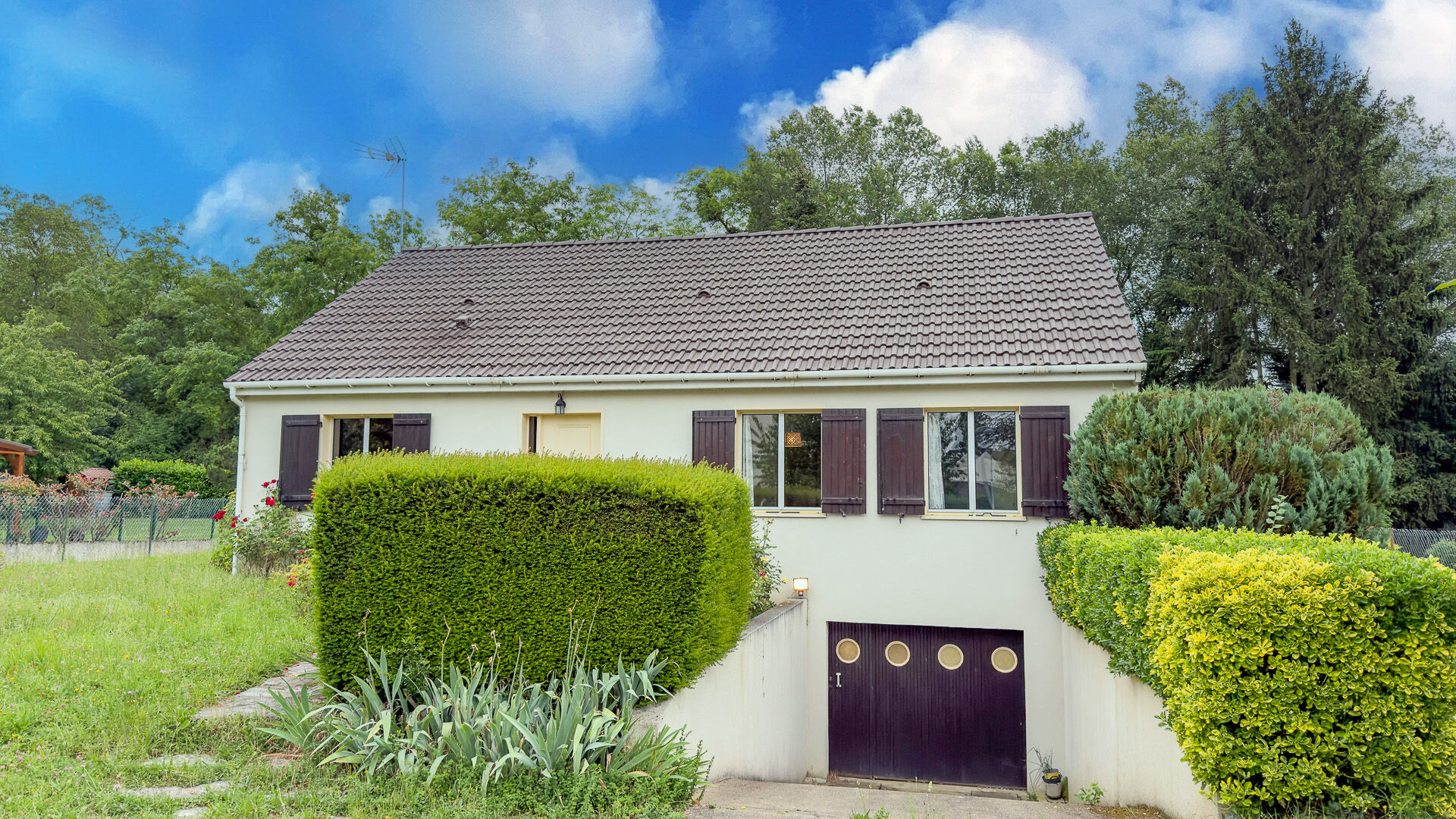 à 5 km de Draveil Exclusif 380 000 € Maison 5 pièces , 3 chambres 92.36 m² Avec jardin, terrasse Voir le bien
