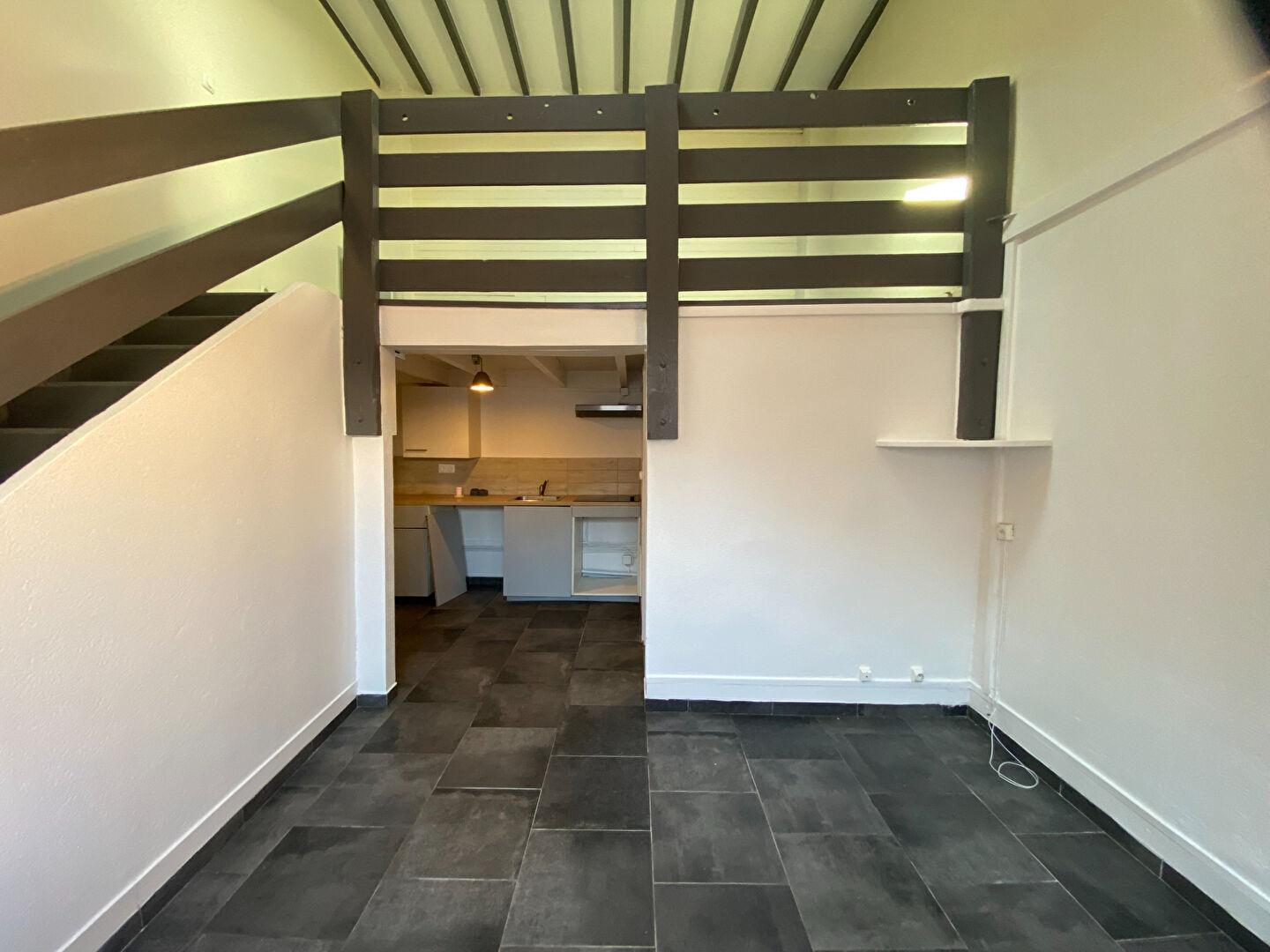 Appartement VIGNEUX SUR SEINE (91270) 2 pi&egrave;ces 30.00 m&sup2;