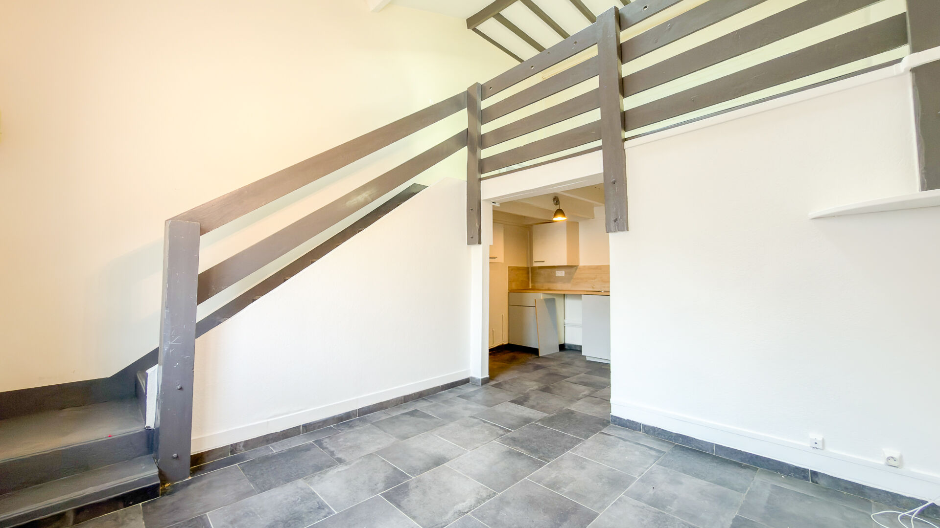Appartement VIGNEUX SUR SEINE (91270) 2 pi&egrave;ces 30.00 m&sup2;
