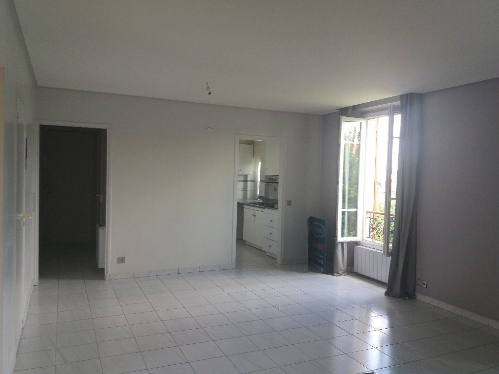 Montgeron (91) 212 000 € Appartement 2 pièces , 1 chambre 53.48 m² Avec jardin