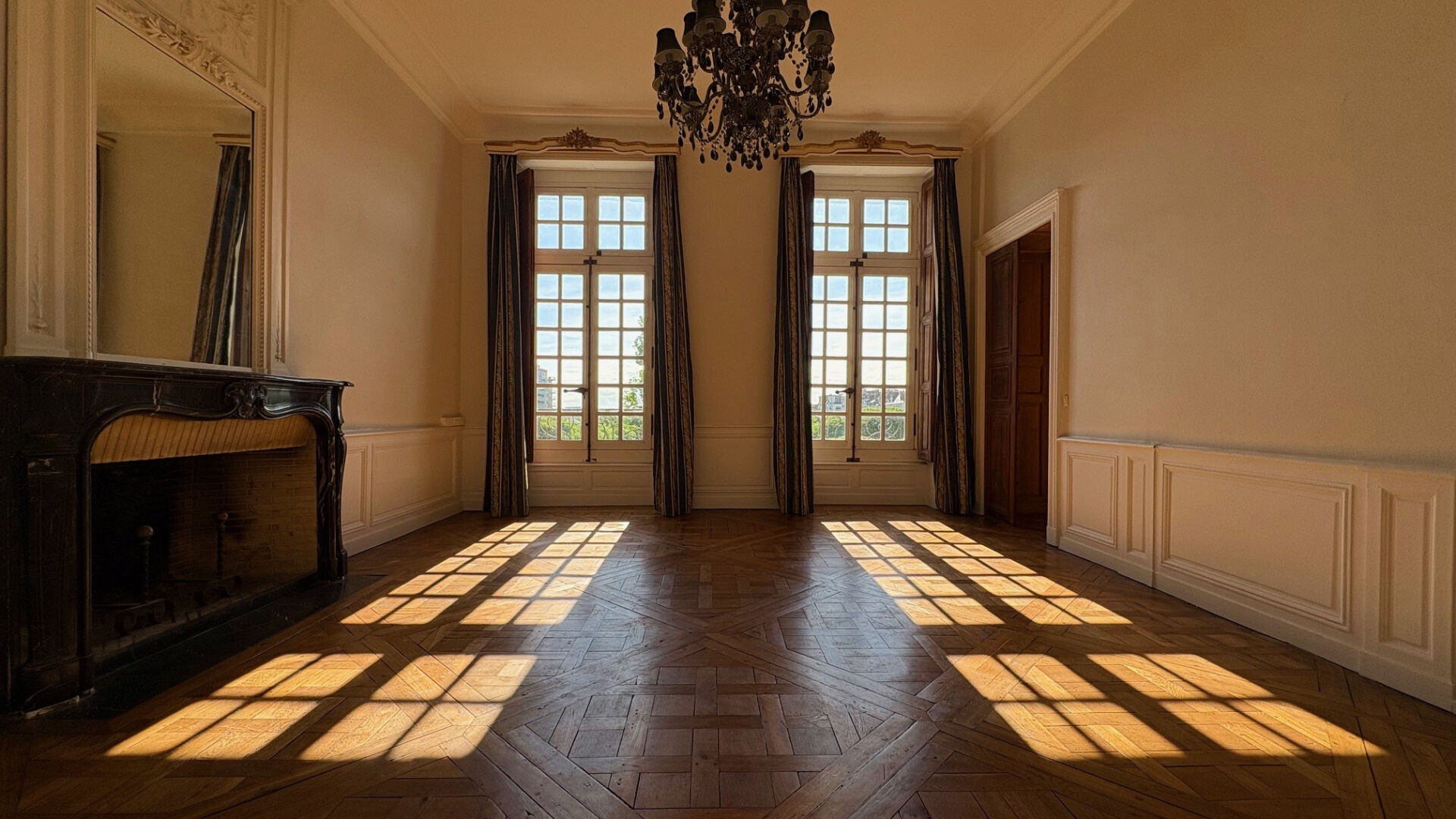 Appartement NANTES (44000) 5 pi&egrave;ces 152.00 m&sup2;