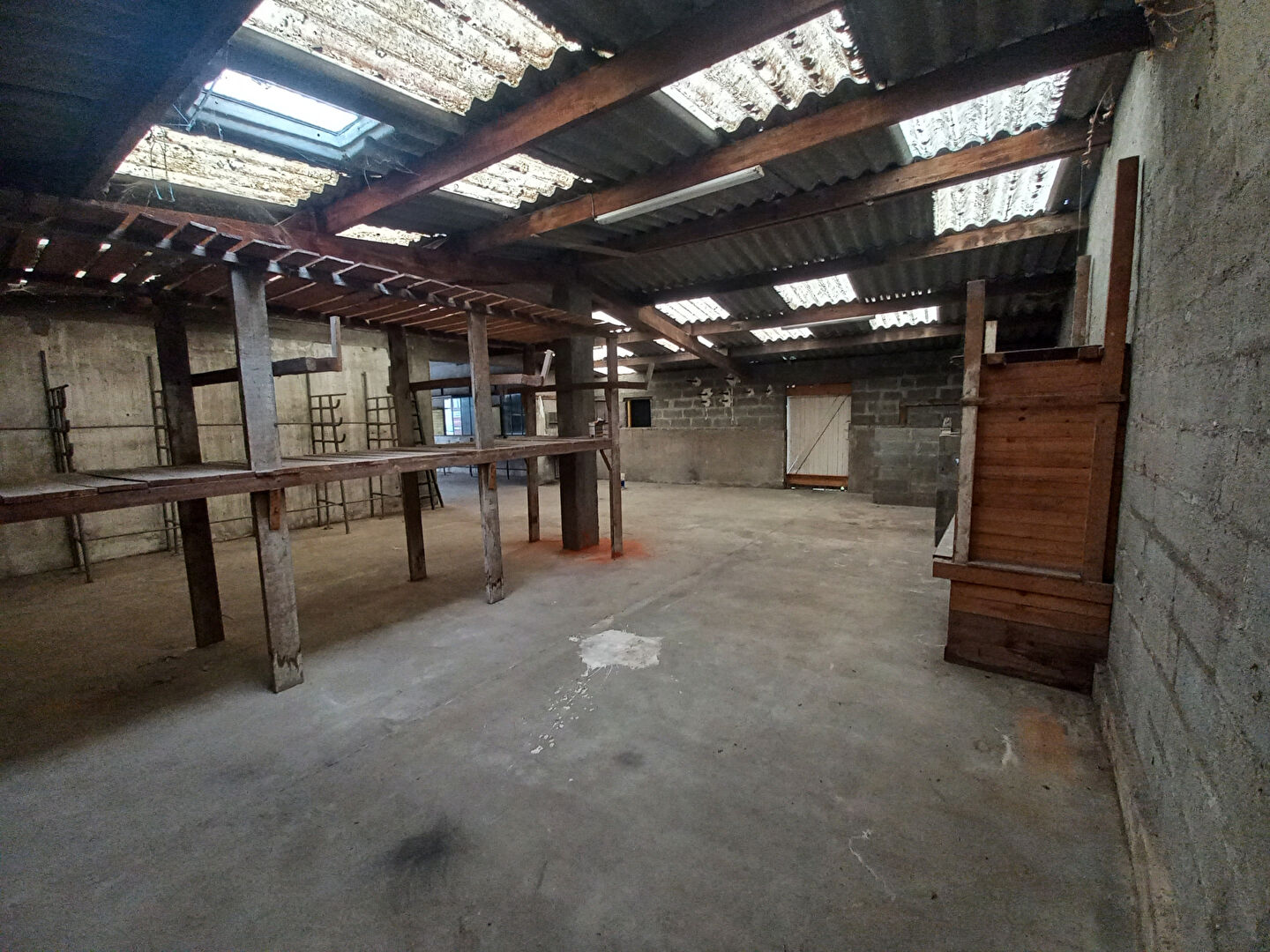 Local d'activité NANTES (44300) 222.00 m²