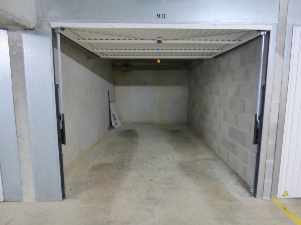 Parking / box LES SABLES D OLONNE (85100) 14.60 m&sup2;
