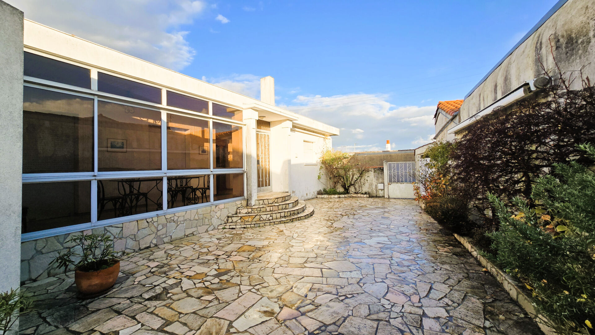 Maison LES SABLES D OLONNE (85100) 7 pi&egrave;ces 210.00 m&sup2;