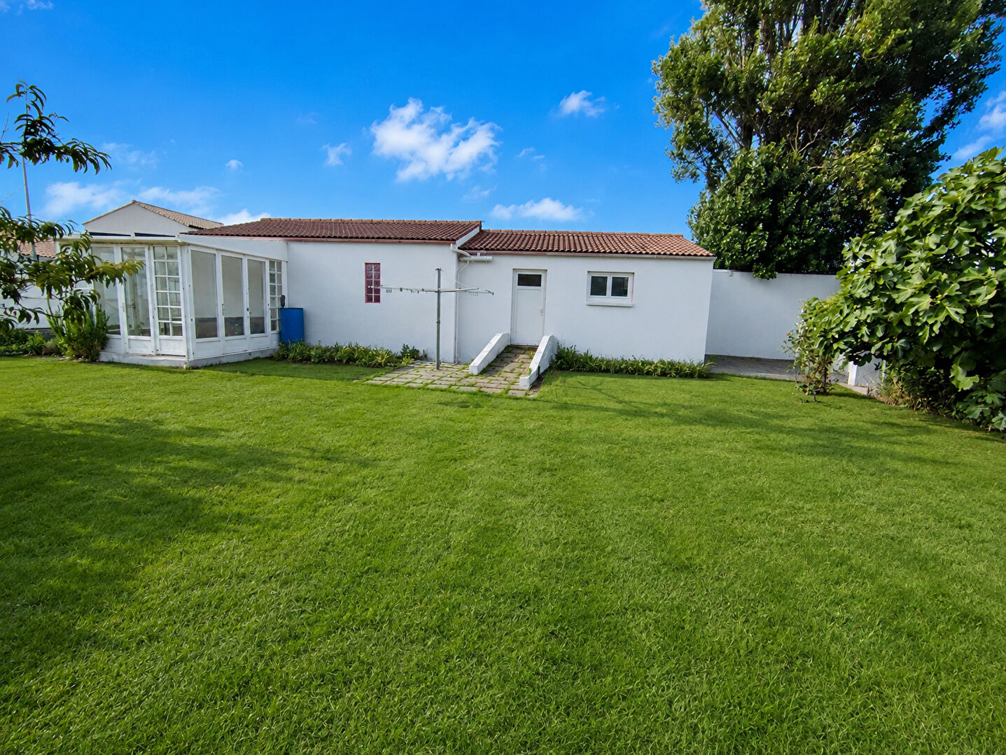Terrain LES SABLES D OLONNE (85100) 335.00 m&sup2;