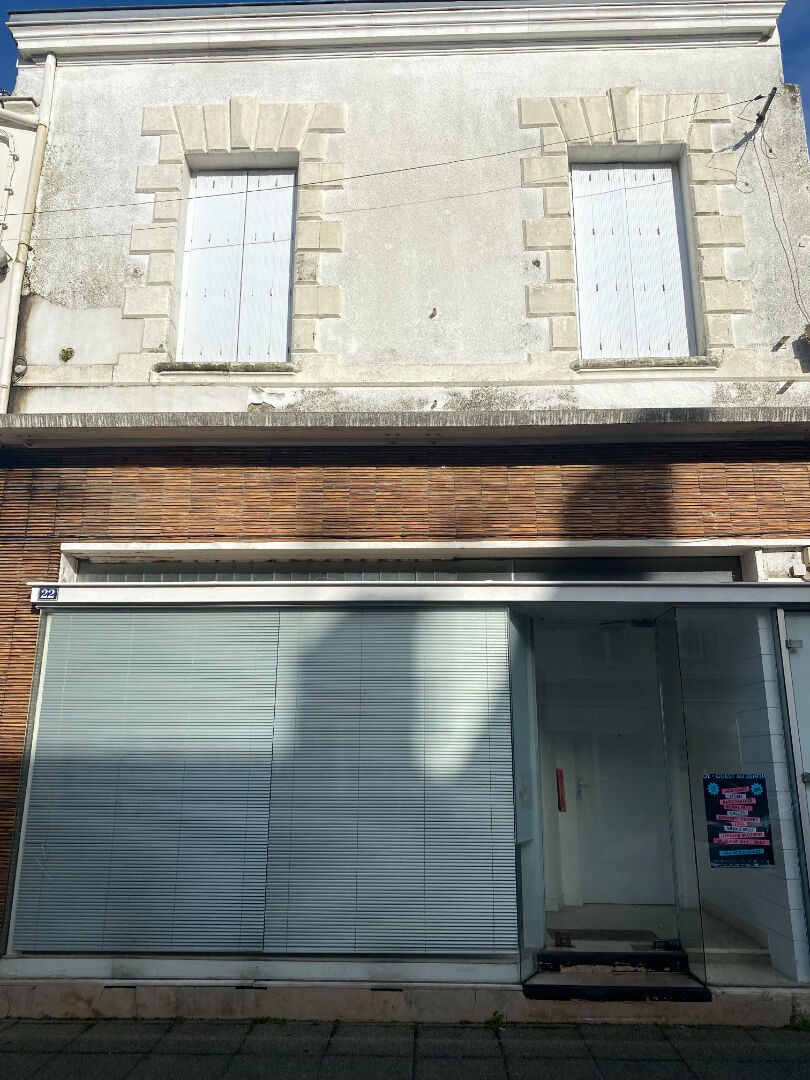 Immeuble MACHECOUL SAINT MEME (44270) 5 pièces 122.00 m²