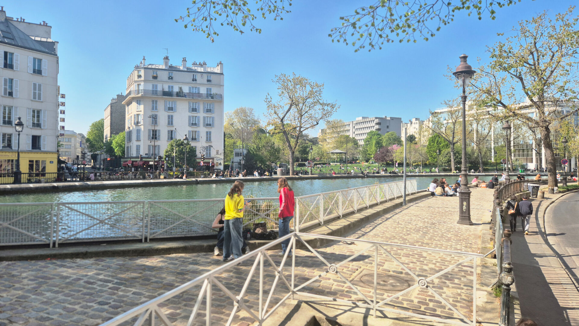 Appartement PARIS (75010) 2 pi&egrave;ces 54.20 m&sup2;