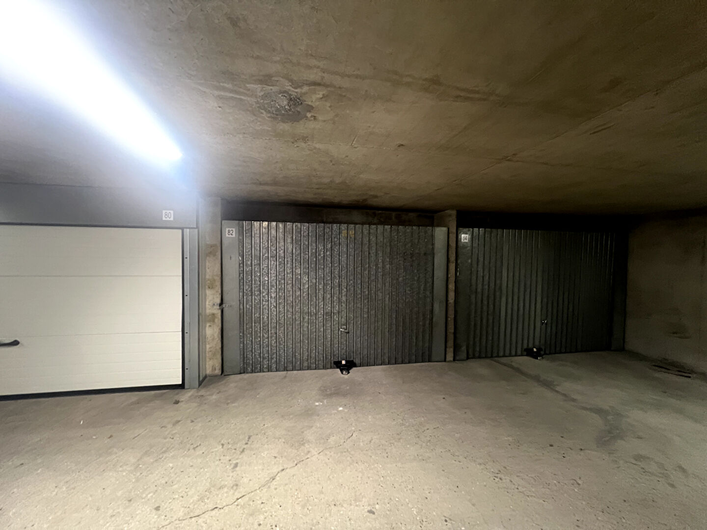 Parking / box PARIS (75010) 60.00 m&sup2;