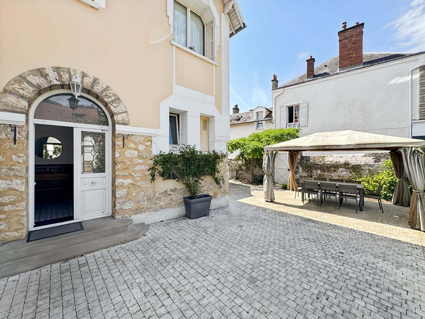 Maison ETAMPES (91150) 8 pi&egrave;ces 220.00 m&sup2;
