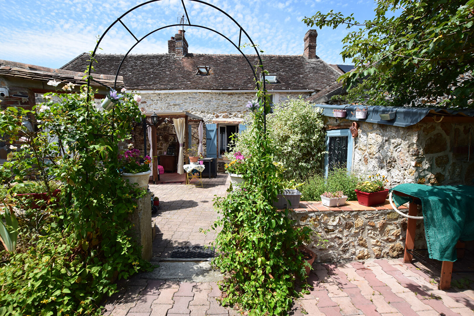 à 16 km de Provins 233 000 € Maison 6 pièces , 4 chambres 132.18 m² Voir le bien