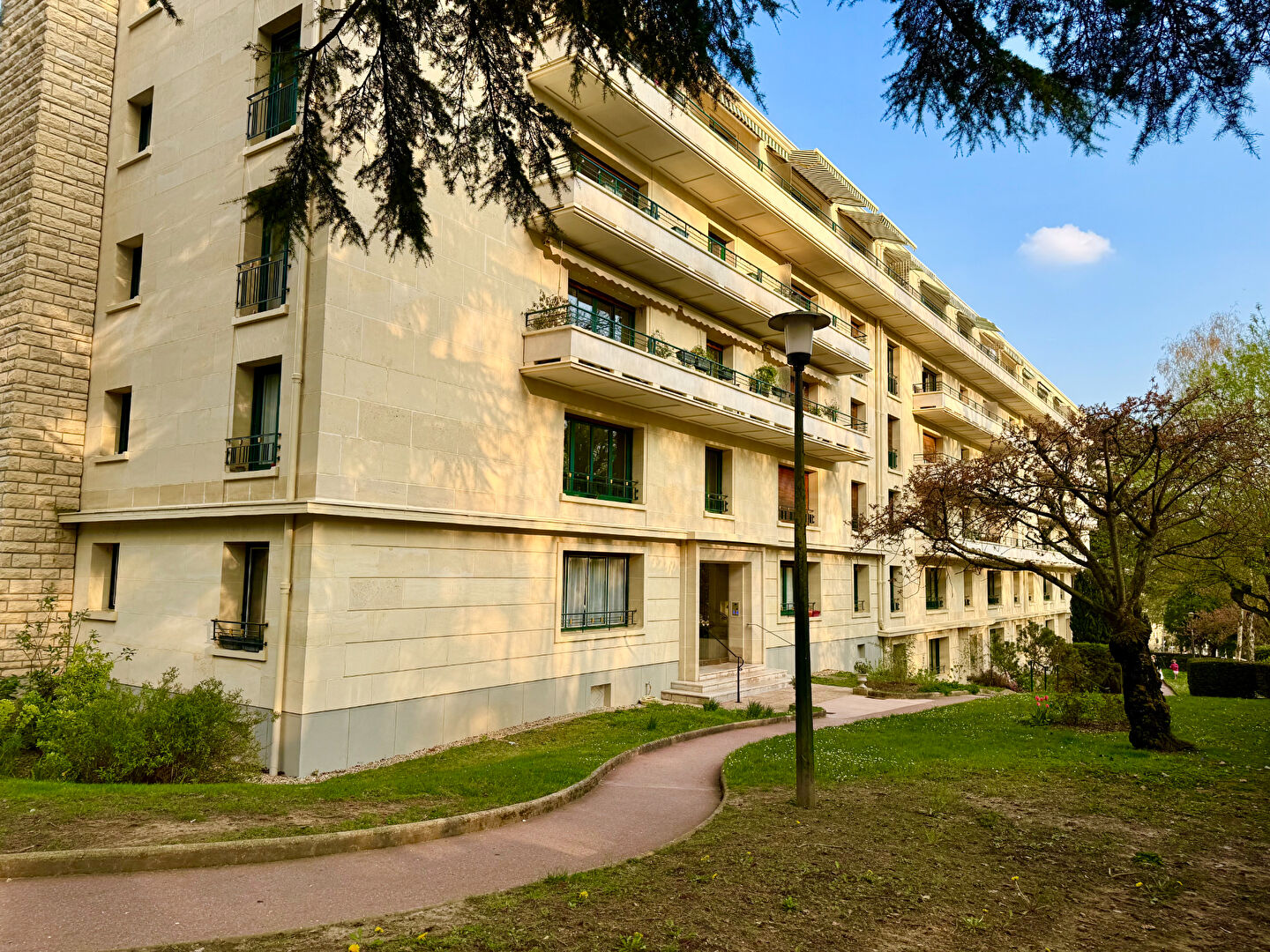 Appartement CHAVILLE (92370) 4 pi&egrave;ces 102.00 m&sup2;