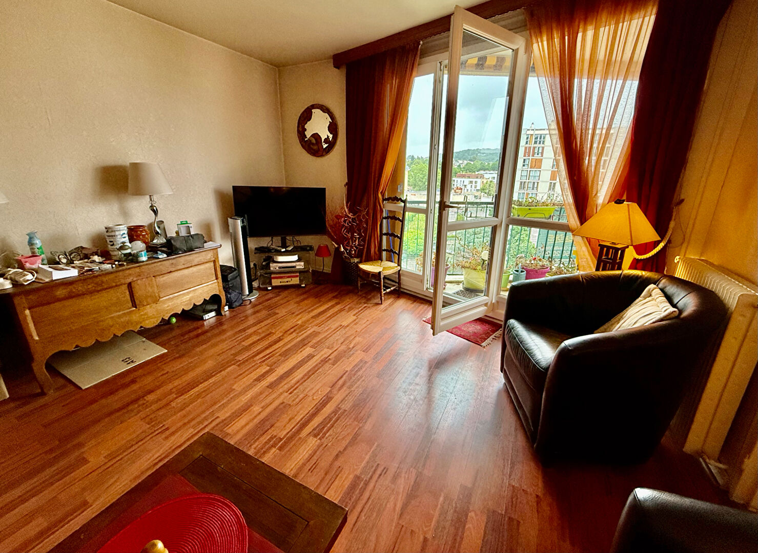 Chaville (92) Exclusif 328 000 € Appartement 4 pièces , 2 chambres 77.00 m² Avec balcon Voir le bien