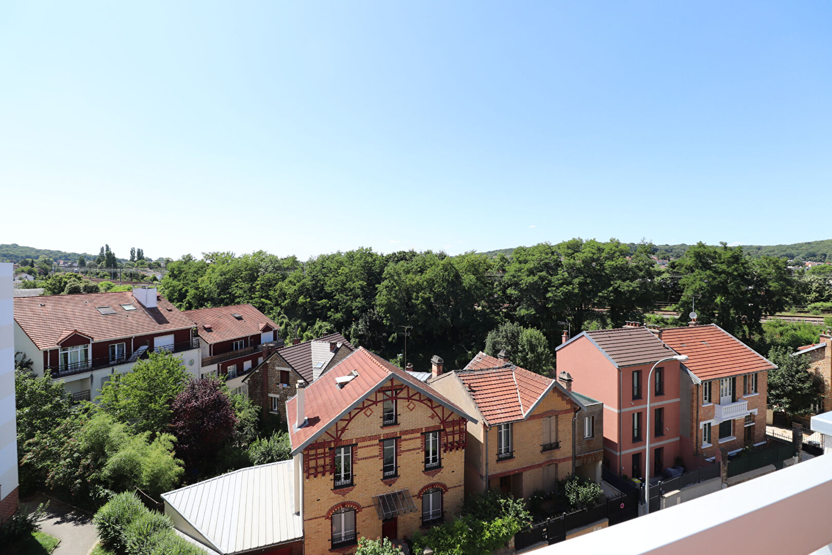 Appartement CHAVILLE (92370) 4 pièces 85.00 m²