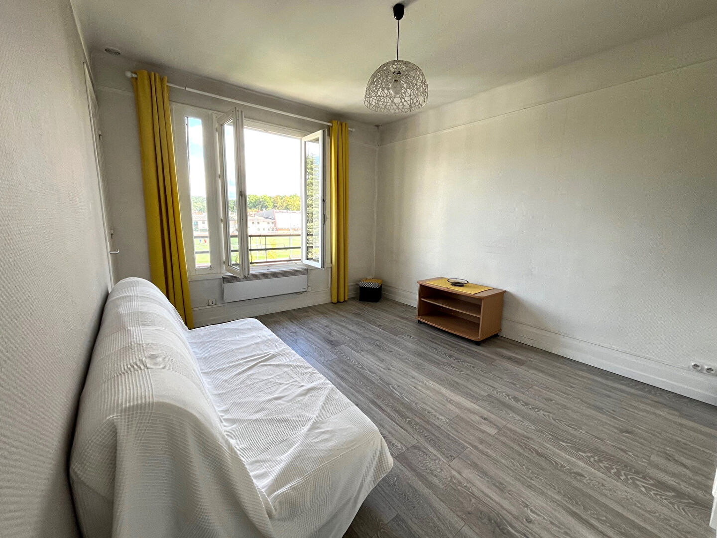 Appartement CHAVILLE (92370) 1 pièce 23.68 m²