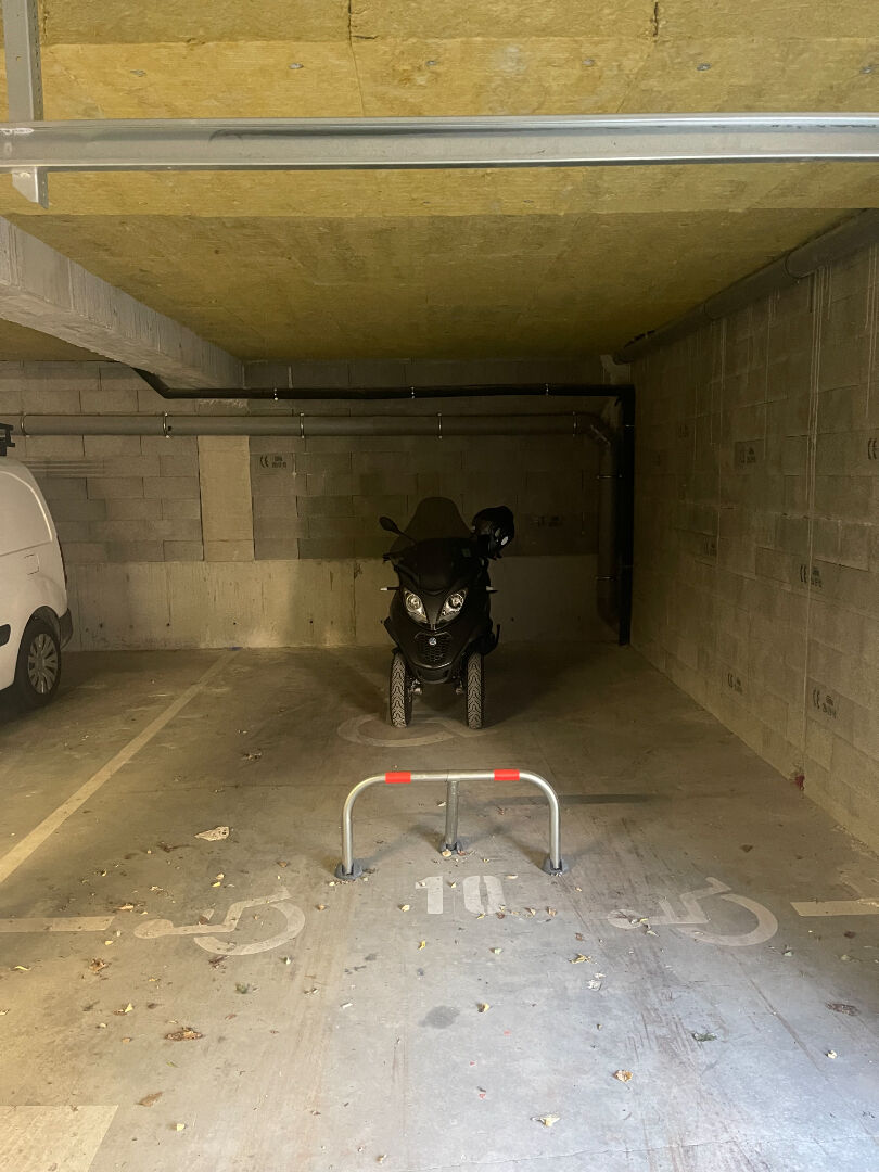 Parking / box NIMES (30000) 1 pièce