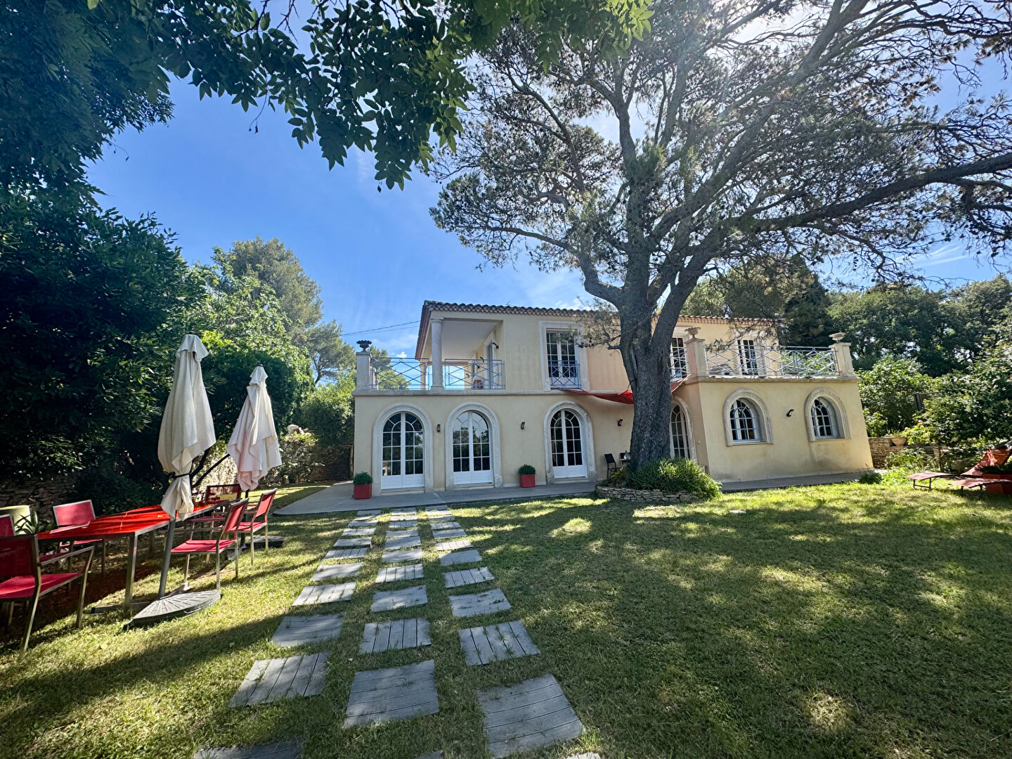 Maison NIMES (30000) 5 pi&egrave;ces 203.00 m&sup2;