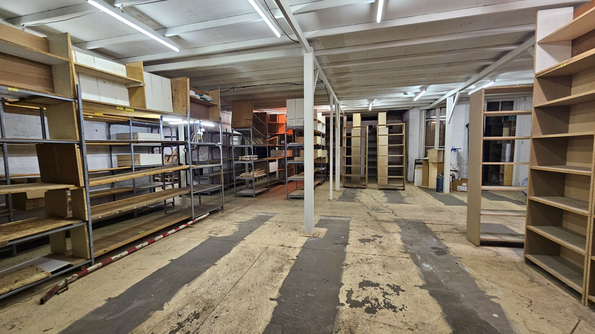 Local d'activité NIMES (30000) 932.00 m²