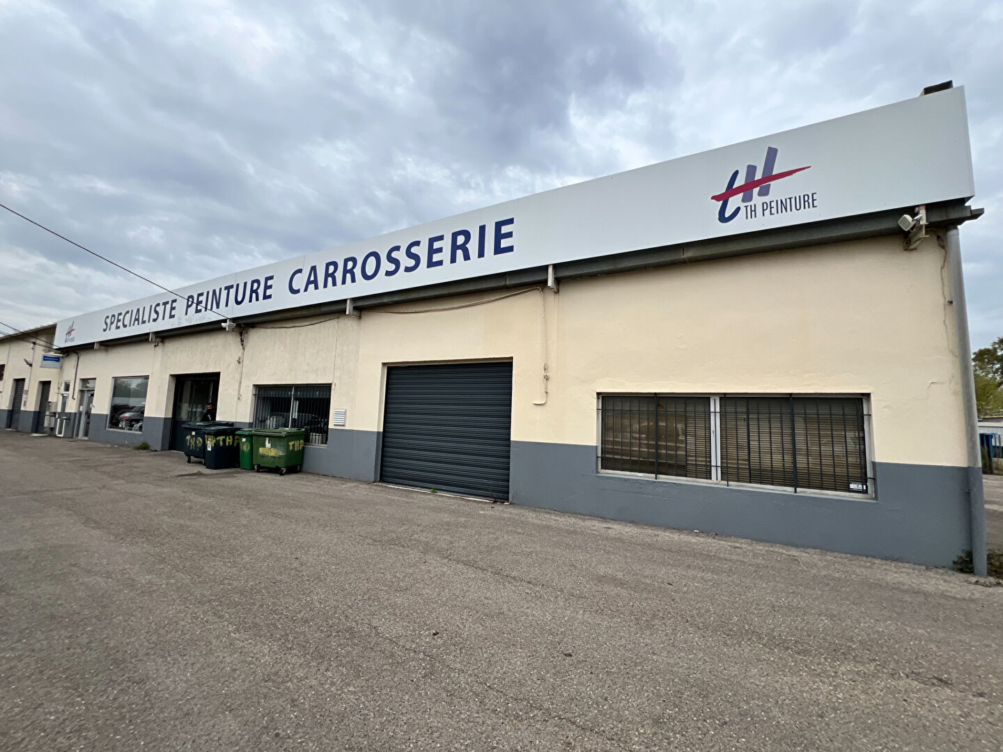 Local commercial NIMES (30900) 595.53 m²