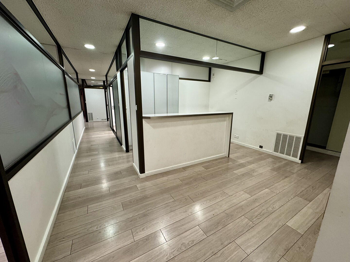 Local commercial NIMES (30000) 7 pièces 153.93 m²