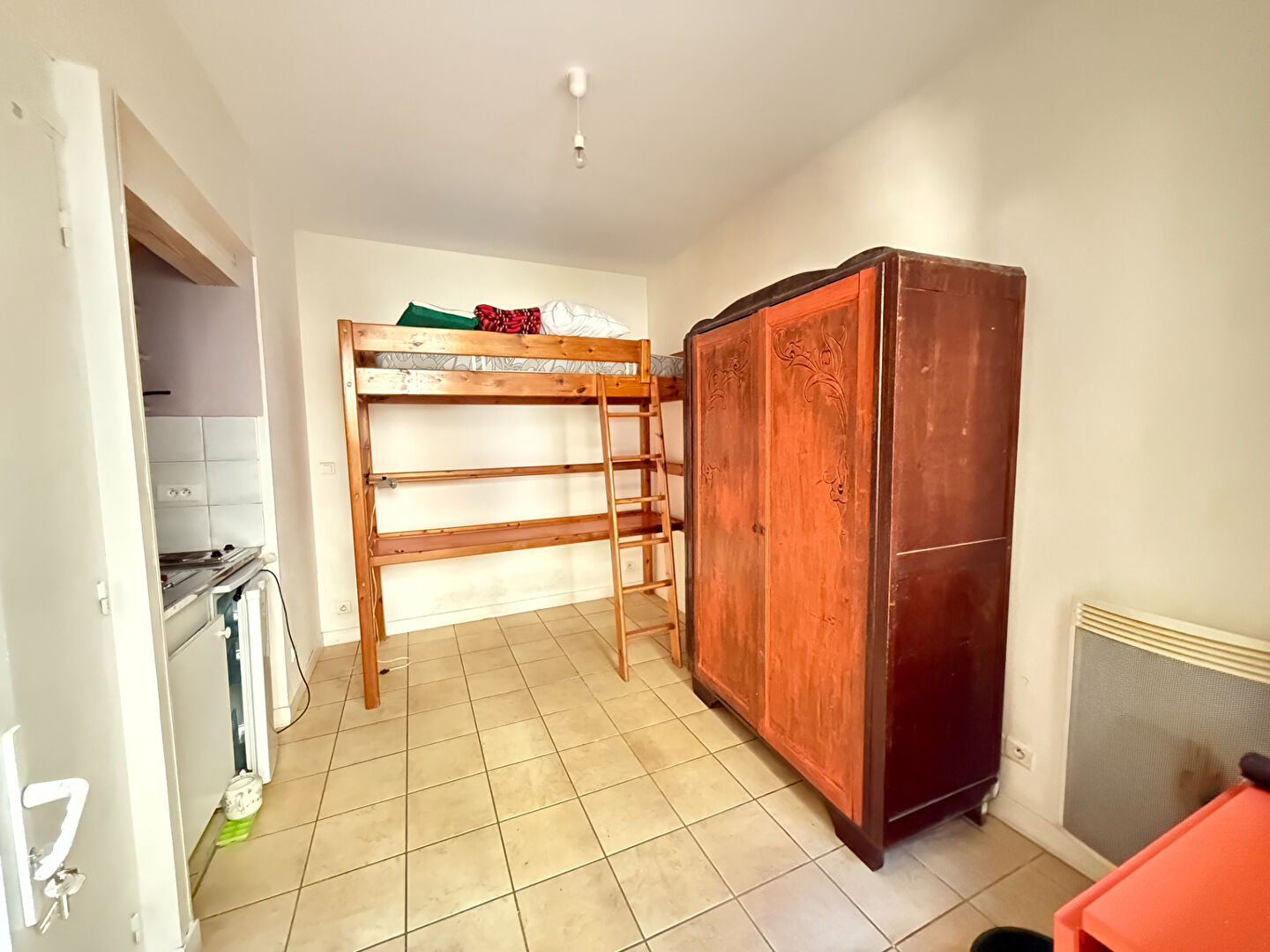 Appartement NIMES (30000) 1 pièce 13.30 m²