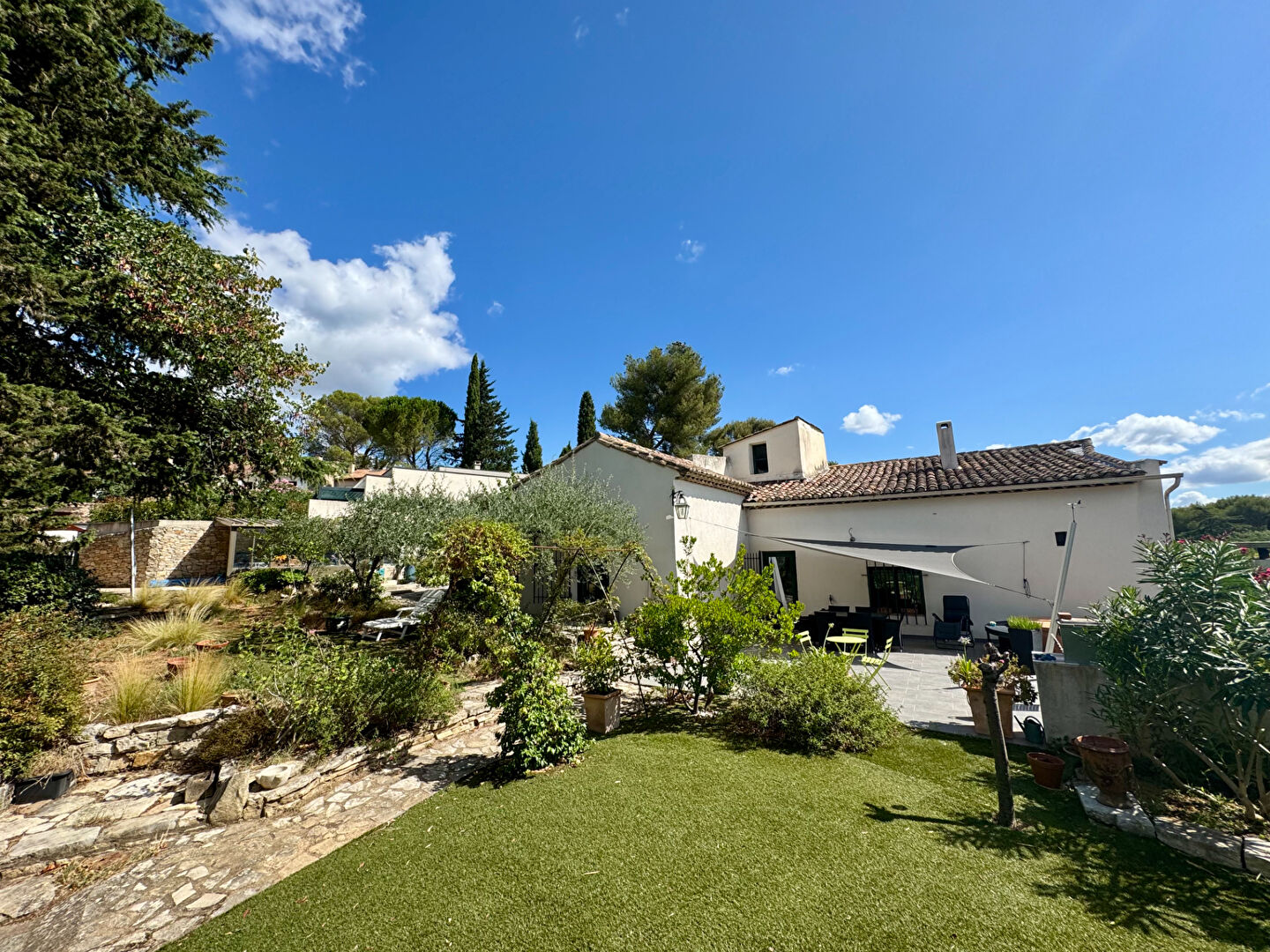 Maison NIMES (30900) 5 pièces 156.00 m²