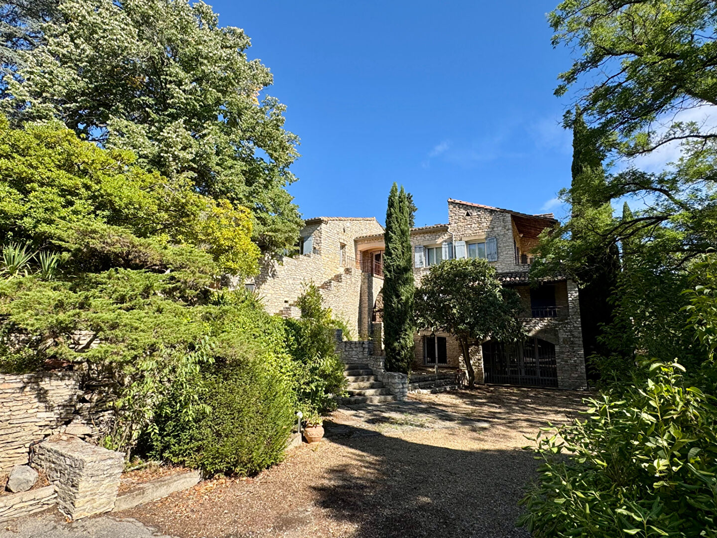 Maison NIMES (30000) 11 pièces 558.40 m²