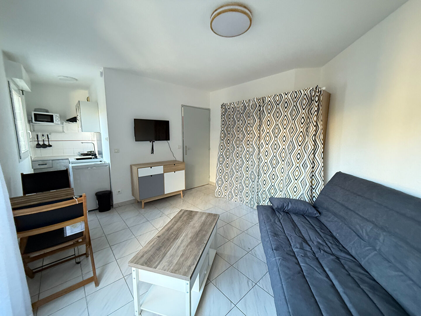 Appartement NIMES (30900) 1 pièce 22.57 m²