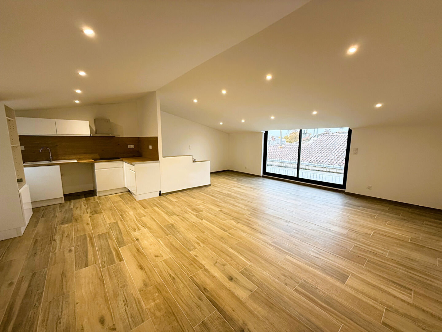 Appartement NIMES (30000) 4 pièces 91.21 m²