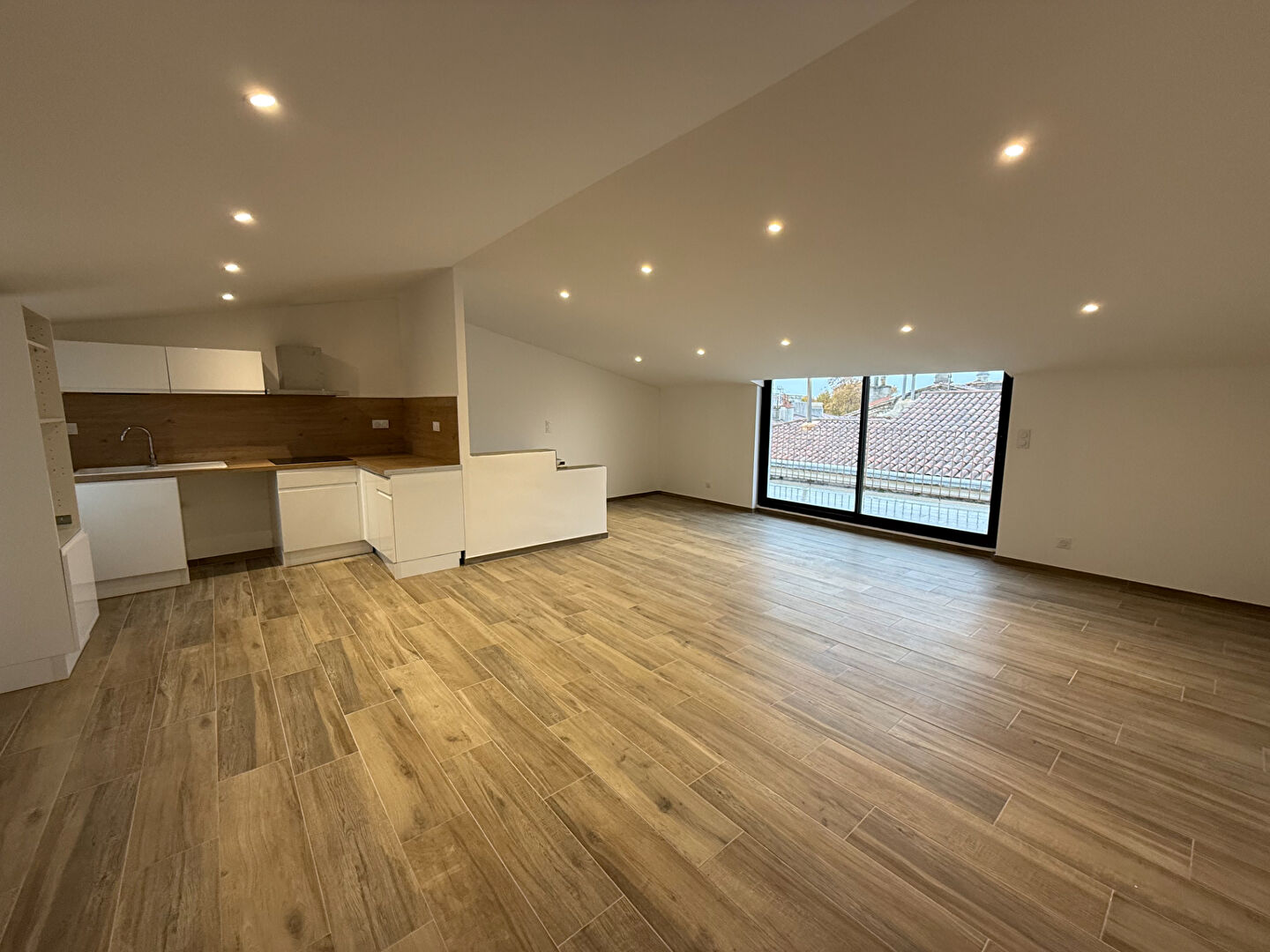 Appartement NIMES (30000) 4 pièces 91.21 m²