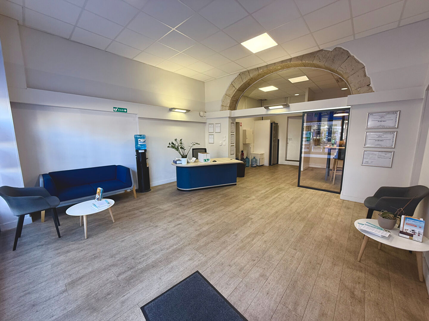 Local commercial NIMES (30000) 4 pièces 85.05 m²