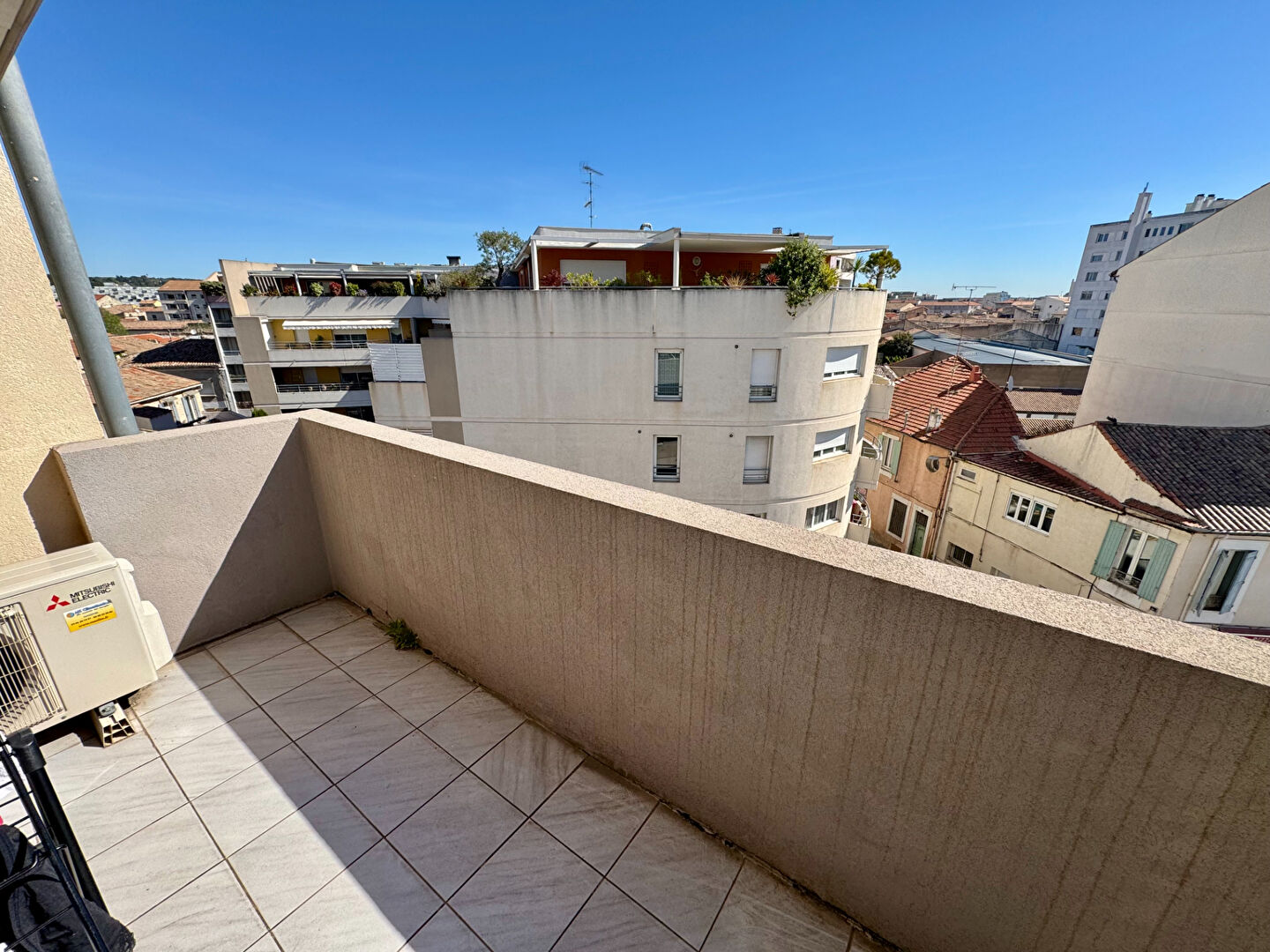 Appartement NIMES (30900) 2 pi&egrave;ces 45.56 m&sup2;