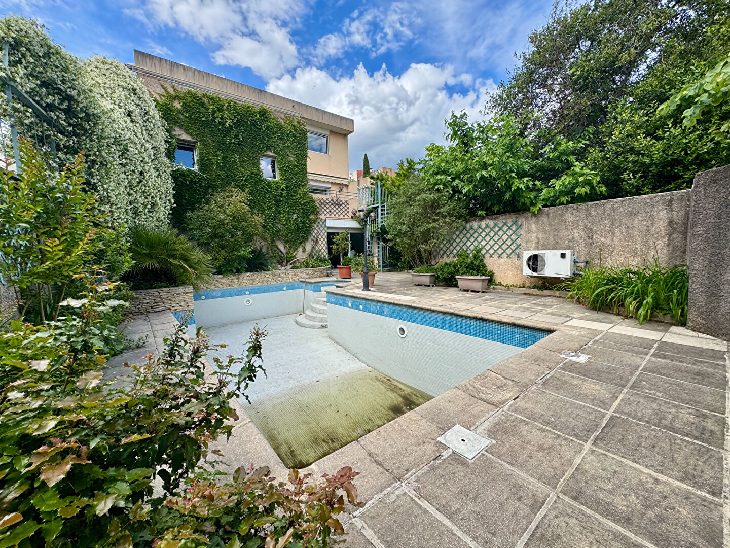 Maison NIMES (30900) 10 pi&egrave;ces 322.96 m&sup2;