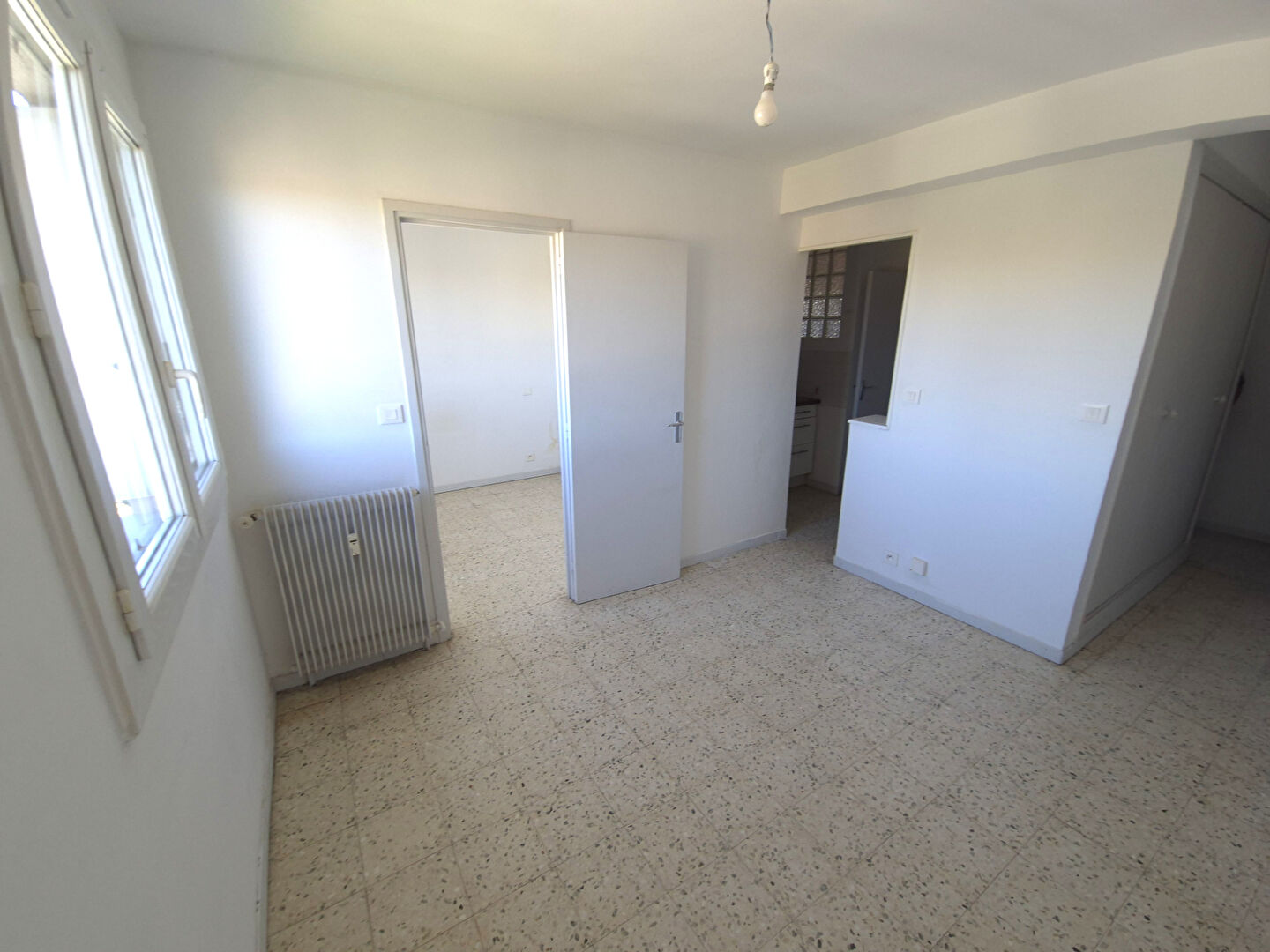 Appartement NIMES (30000) 2 pi&egrave;ces 33.90 m&sup2;