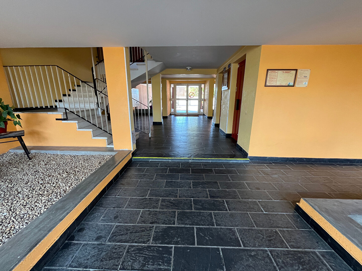 Appartement FRONTIGNAN (34110) 5 pièces 69.00 m²